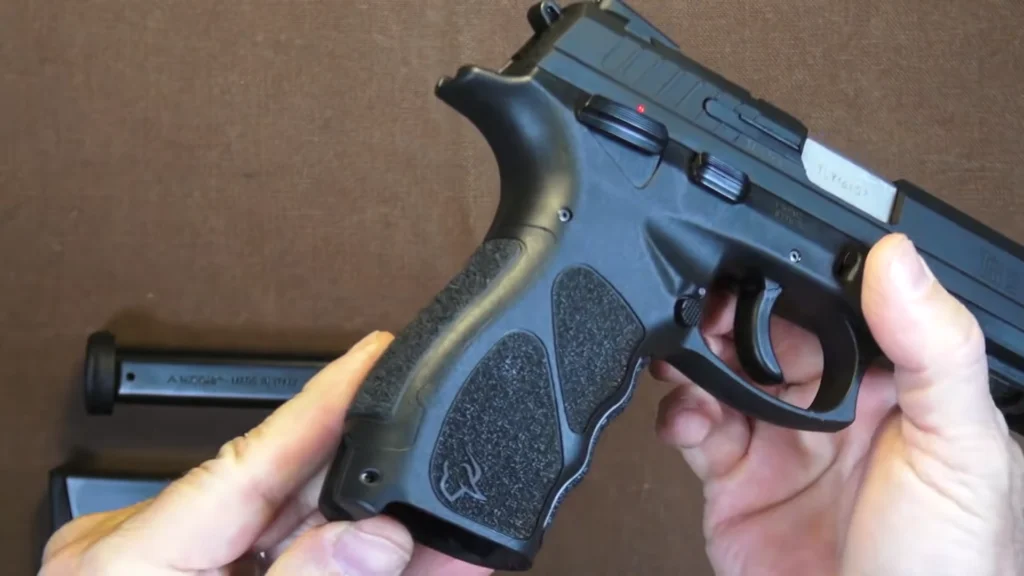 Taurus TH9 grip