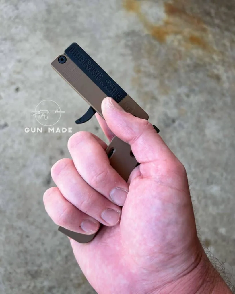 trailblazer lifecard Even with very large hands, I can manage to securely rest my pinky on the grip.