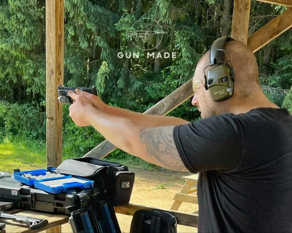 M&P9 M2.0 Compact concealed carry gun