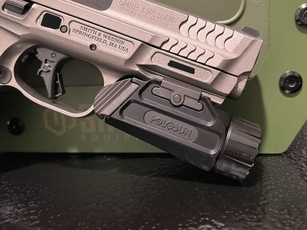 Holosun P.ID (Positive IDentification) Weapon Light mounted on m&p close up