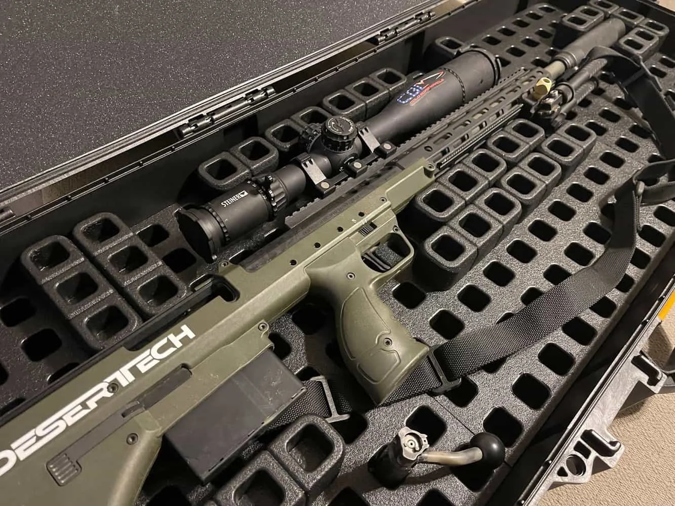 pelican vault 730 with magpul daka organizer close up