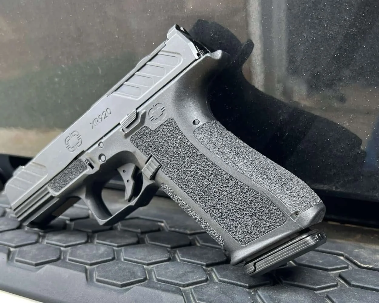 shadow systems xr920 side view grip slide serrations trigger