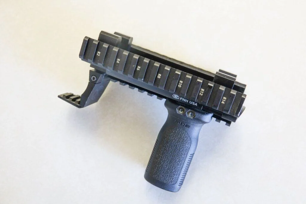 fn fs2000 picatinny foregrip