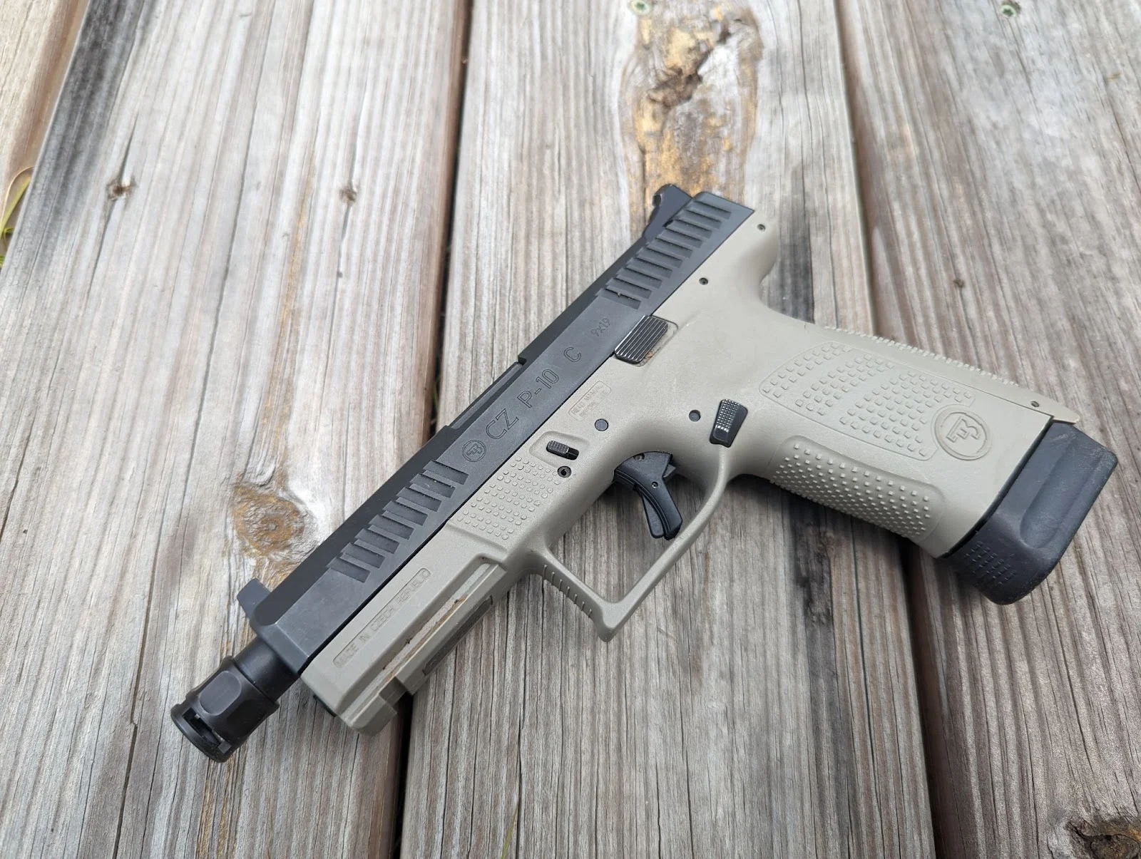 Cz p10c side view