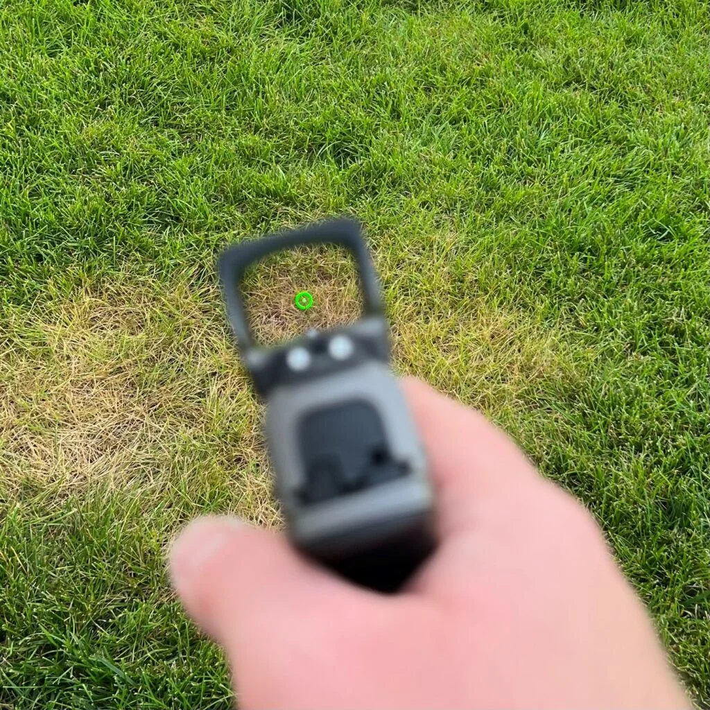 holosun 507comp close up green dot reticle
