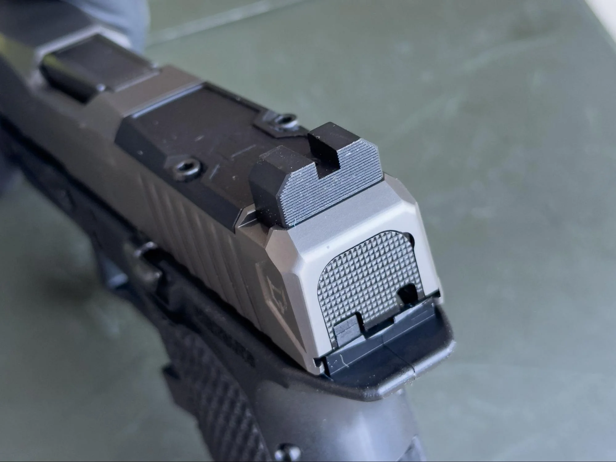 lone wolf dusk 19 blacked out serrated rear sights