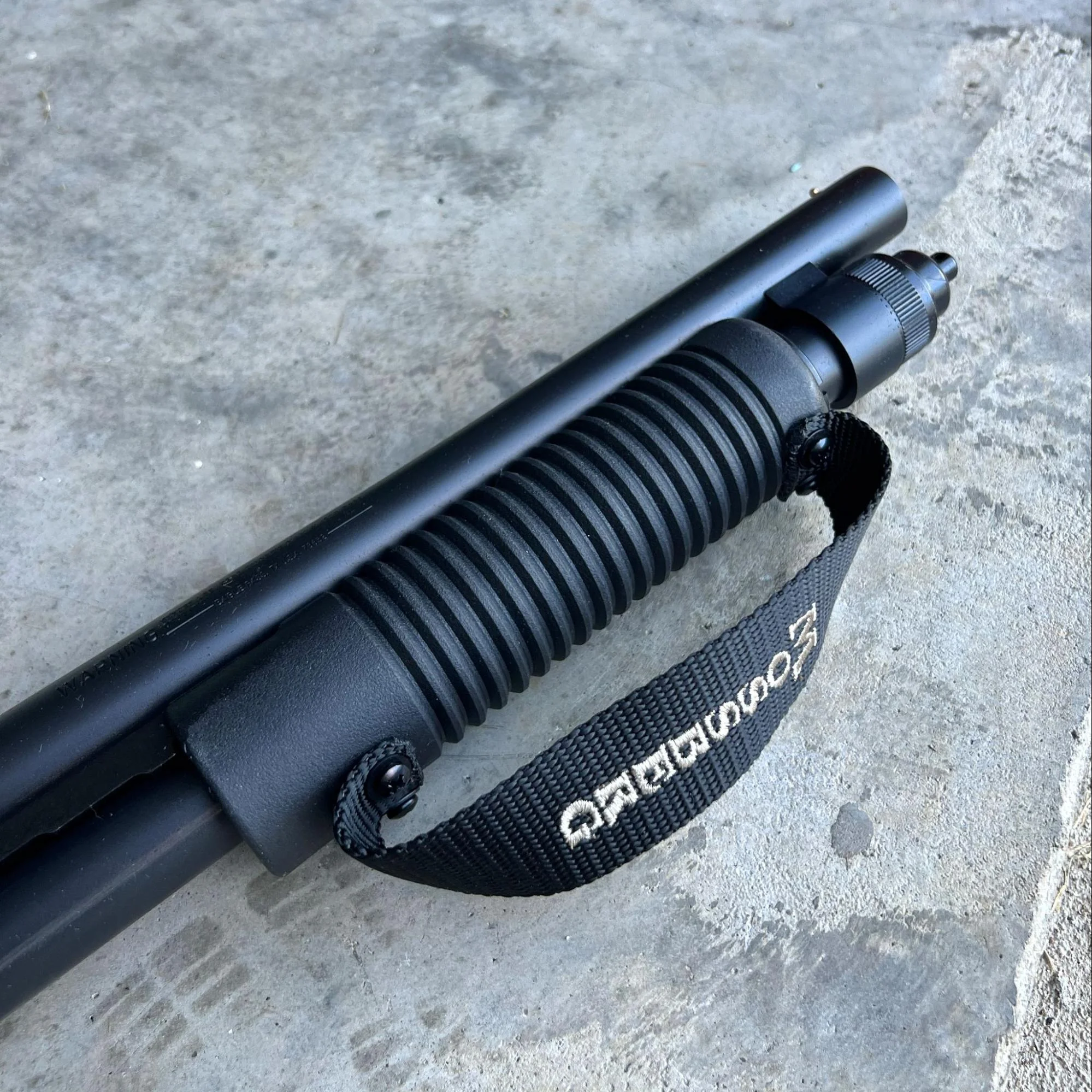 mossberg 590s shockwave forend grip