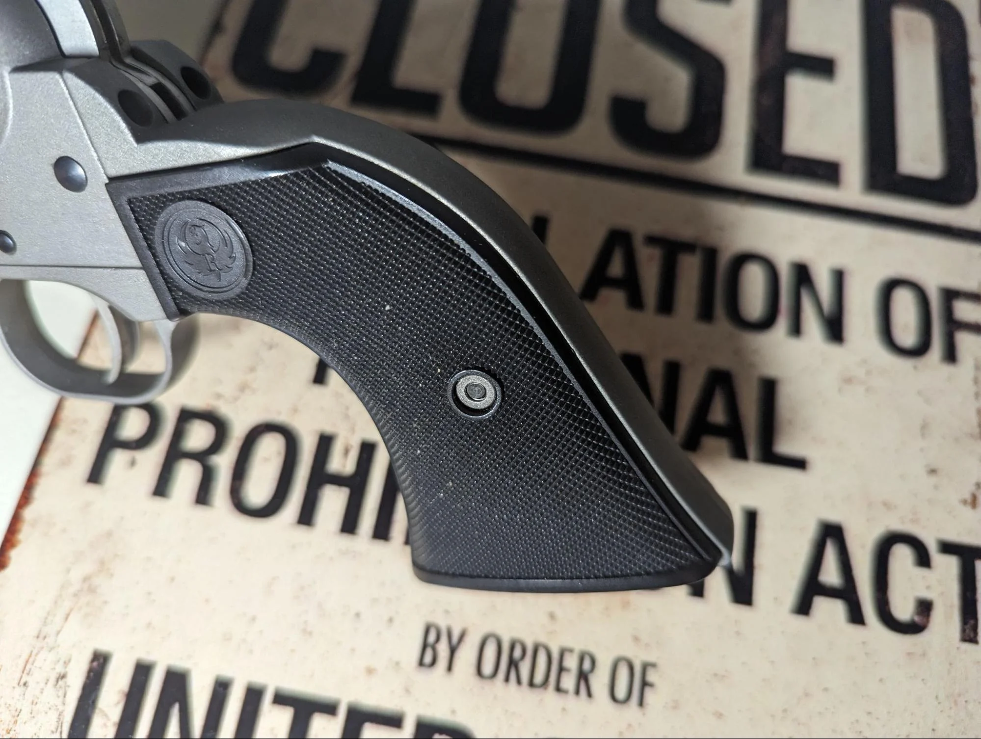 ruger wrangler grip texture