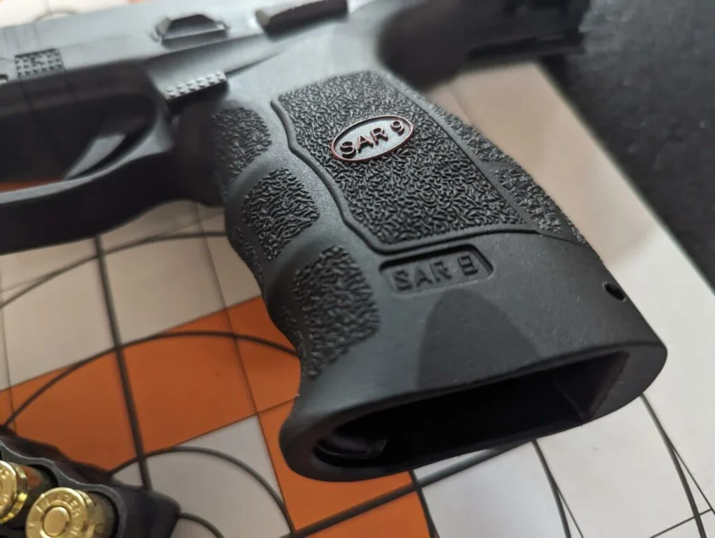 Sar 9 grip