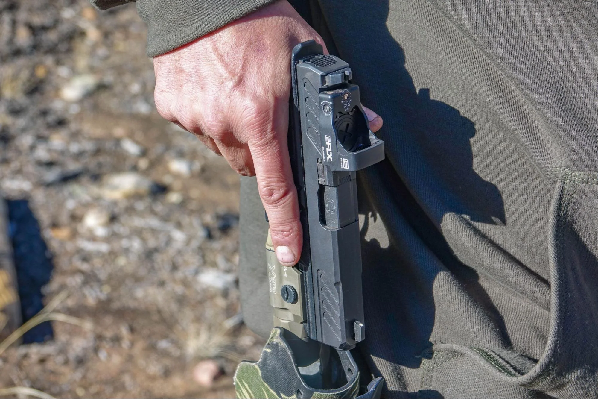 eotech eflx red dot mounted on shadow systems dr920