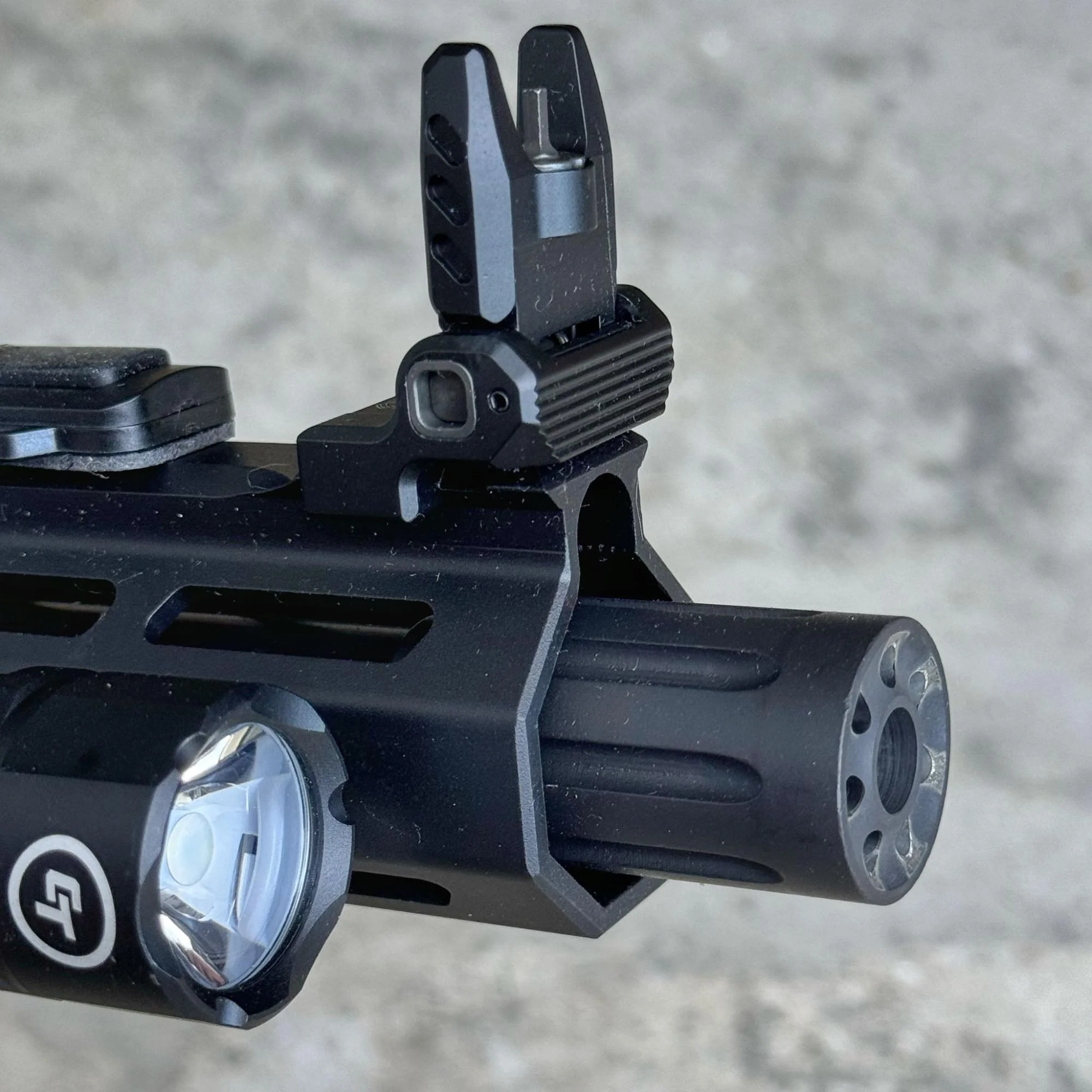 実物Crimson Trace製タクティカルライトCMR-202 Crimson Trace Rail Master Universal Rail Mount Tactical