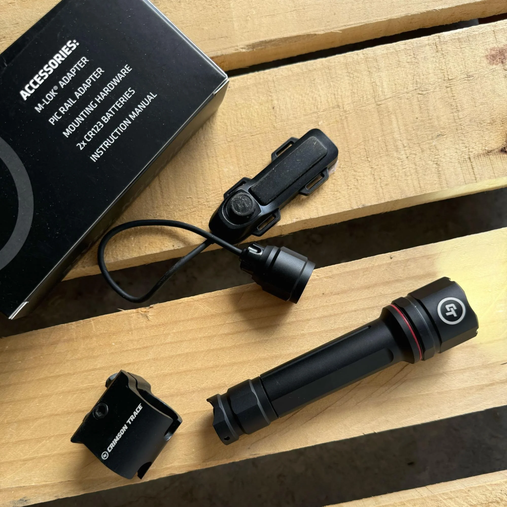 Crimson Trace CWL-202 Tactical Light unboxing
