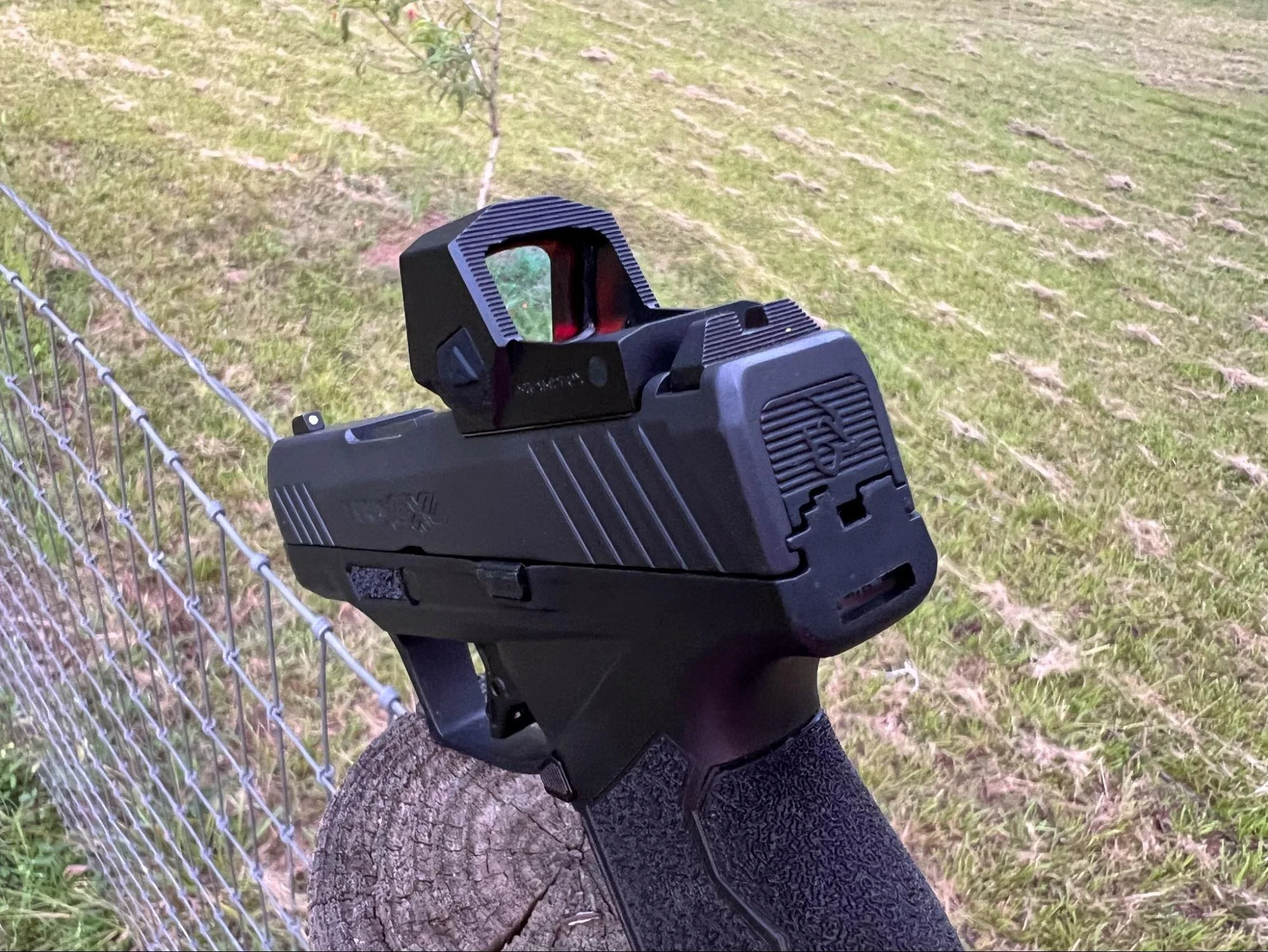 swampfox sentinel ii mounted on taurus gx4 back view