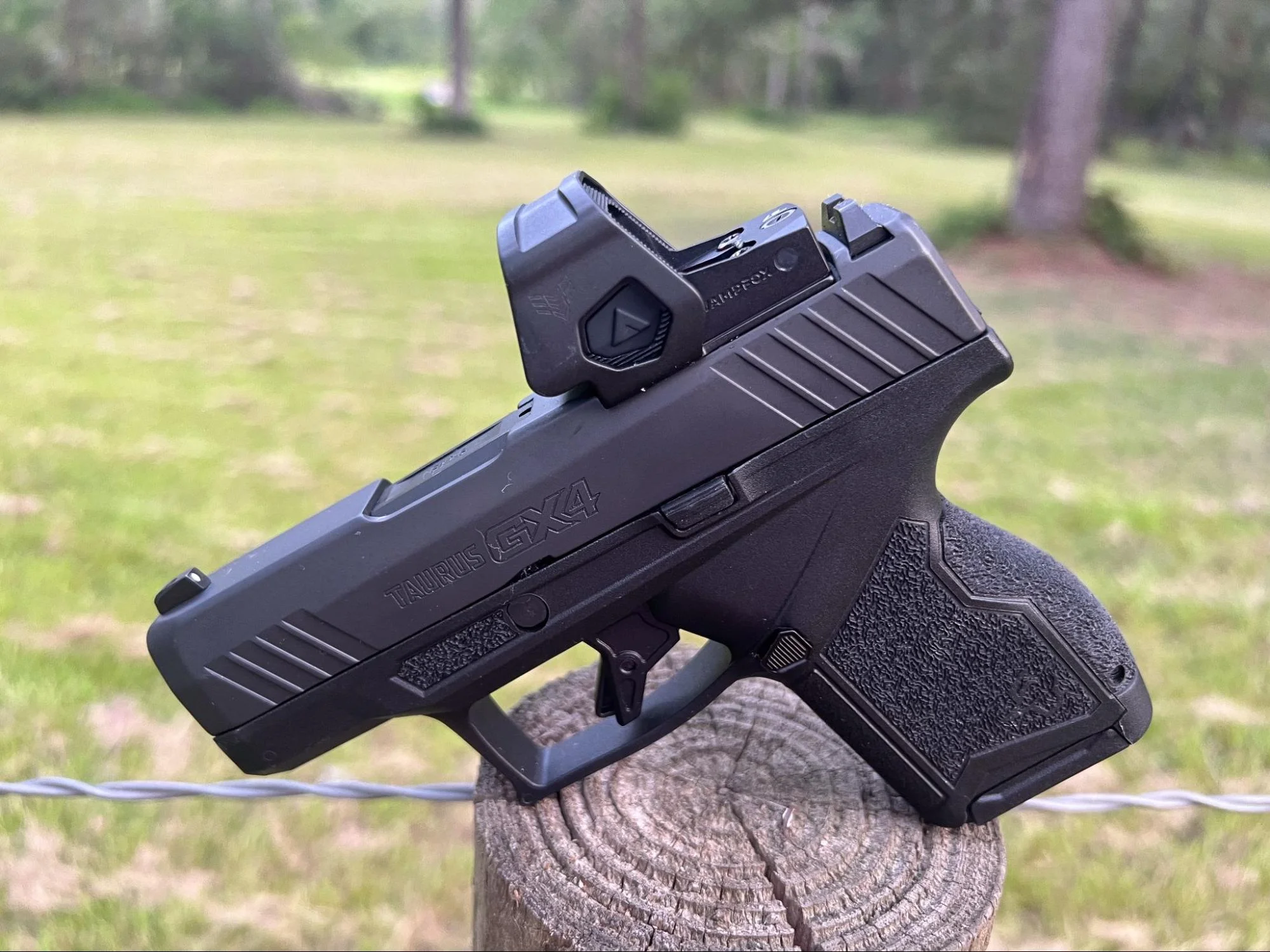 swampfox sentinel ii mounted on taurus gx4